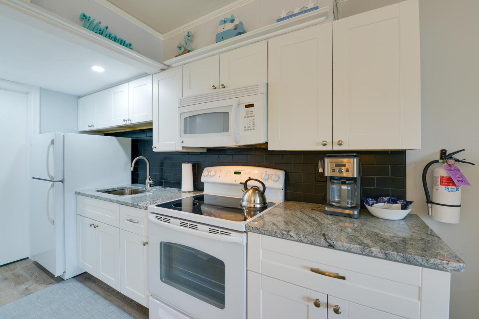 Bright Condo Half-Block To Cape May Beach! Exterior photo