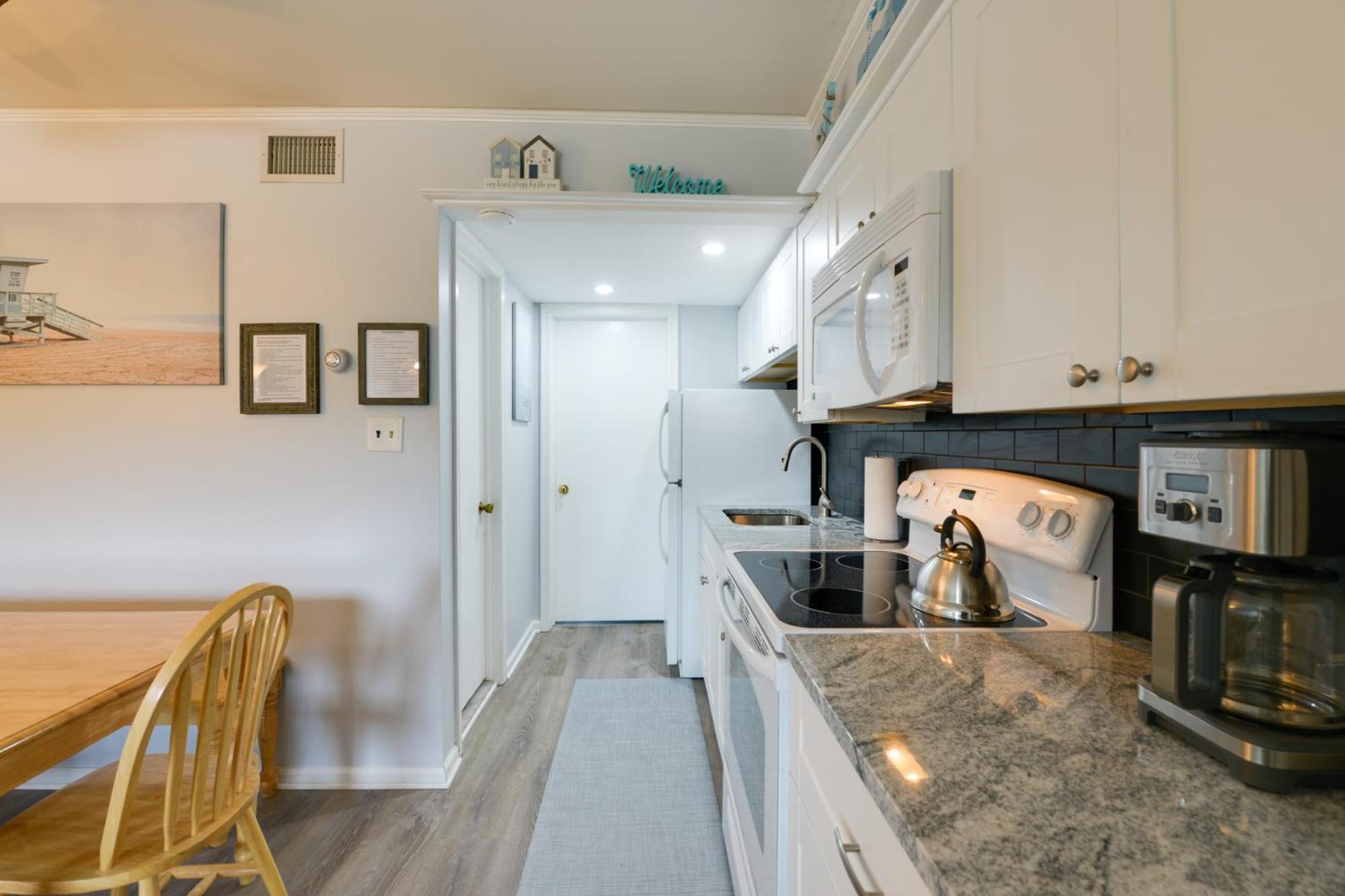 Bright Condo Half-Block To Cape May Beach! Exterior photo
